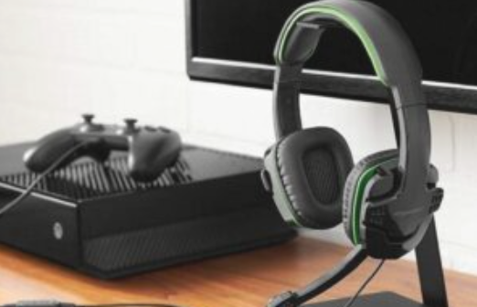 https://fedcrew.com/wp-content/uploads/2025/01/Headsets.png
